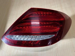 Piloto trasero derecho LED A2139067800 MERCEDES CLASE E W213 - Imagen 1 de 4