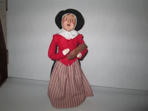 Byers Choice 1999 Plimoth Plantation Pilgrim Woman with Trencher - Picture 1 of 2