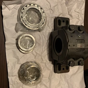 Link-Belt PLB6843FR Split Pillow Block Bearing Housing 2-11/16" Bore 4-Bolt - Picture 1 of 4