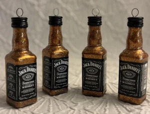 Juego de 4 adornos temáticos alcohol botella chupito Jack Daniels Nº 7 - Imagen 1 de 10