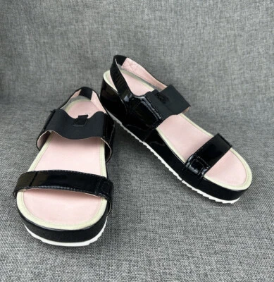 Sandalias de cuña baja de charol negro Taryn Rose talla 10M con tiras Foto 1 de 4