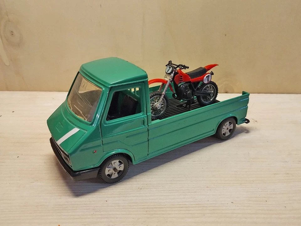 FIAT 242 TRASPORTO MOTO - MEBETOYS 1/25 - Immagine 1 di 4