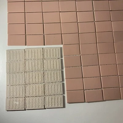 90 Azulejos de Cerámica Rosa Polvorienta c. 3” x 2” Rectángulo en 6 Hojas Traseras de Malla Nuevo de Lote Antiguo Foto 1 de 4