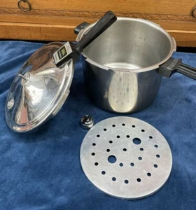 Presto 409A Pressure Cooker 6 QT Stainless Steel with Gasket Jigger Rack - Picture 1 of 9