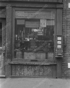 Pawn Shop With Early Gum Vending Machine 1937 Vintage 8x10 Reprint Of Old Photo - Picture 1 of 1