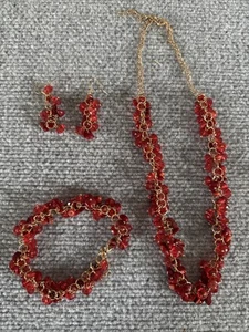Shaggy Loops Red Beaded Gold Tone Chainmaille Bracelet Necklace Earring Set - Picture 1 of 5