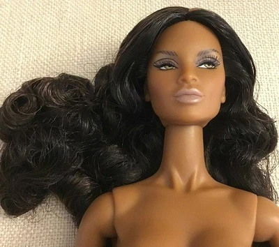 MUÑECA DE MODA DESNUDA CHIC OPULENCIA NYASHA LAUDER 12" SACHIKA X INTEGRIDAD TOYS Foto 1 de 4