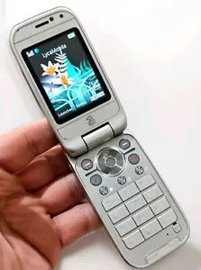 Sony Ericsson Z750i (entsperrt) 3G Handy Top Zustand mit Ladegerät - Bild 1 von 11