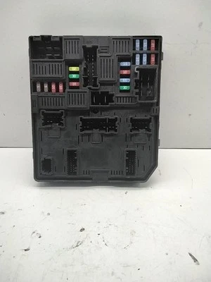 CENTRALINA PORTA FUSIBILI PER RENAULT Kadjar Serie 284B69643R Benzina (15>) - Immagine 1 di 3