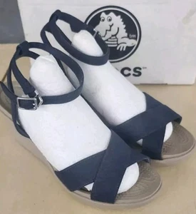 Crocs Leigh II Keilsandalen mit Knöchelriemen Größe 11 M marineblau - Bild 1 von 6
