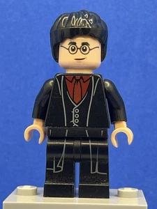 LEGO "Harry Potter" (Dark Red shirt/tie, Black long robe) (HP133) Minifigure - Imagen 1 de 1