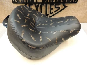 DEMO HARLEY 18-up M8 SOFTAIL DELUXE HERITAGE SLIM STREETBOB SUNDOWNER SOLO SEAT - Foto 1 di 14