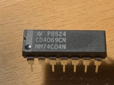 NATIONAL SEMICONDUCTOR MM74C04N / CD4069CN IC - LOGIC CIRCUIT HEX INVERTER CMOS, 14 PIN DIP.