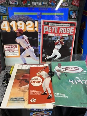 2 Pete Rose 4192 Books + 9/11/85 Postmarked Program + Yearbook & Media Guide - Image 1 of 4