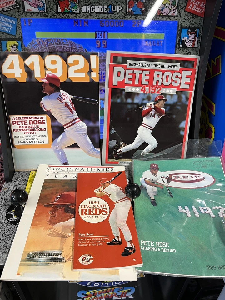 2 Pete Rose 4192 Books + 9/11/85 Postmarked Program + Yearbook & Media Guide - Image 1 of 4