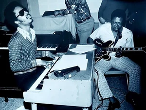Stevie Wonder & BB King @ Sigma Sound Philadelphia Type 1 Photo 1973 - Picture 1 of 5