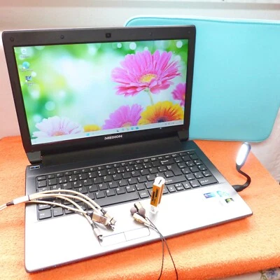 Medion P6638 15 pollici DOLBY l SSD NUOVO l Windows 11 Pro l 16 GB RAM I QUAD... - Immagine 1 di 4