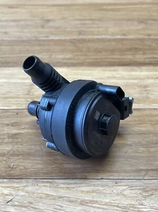 ๐ 2021 - 2024 BMW M3 M4 G80 AUXILIARY COOLANT PUMP 7K MILES 8840614 OEM ๐ข - Picture 1 of 6