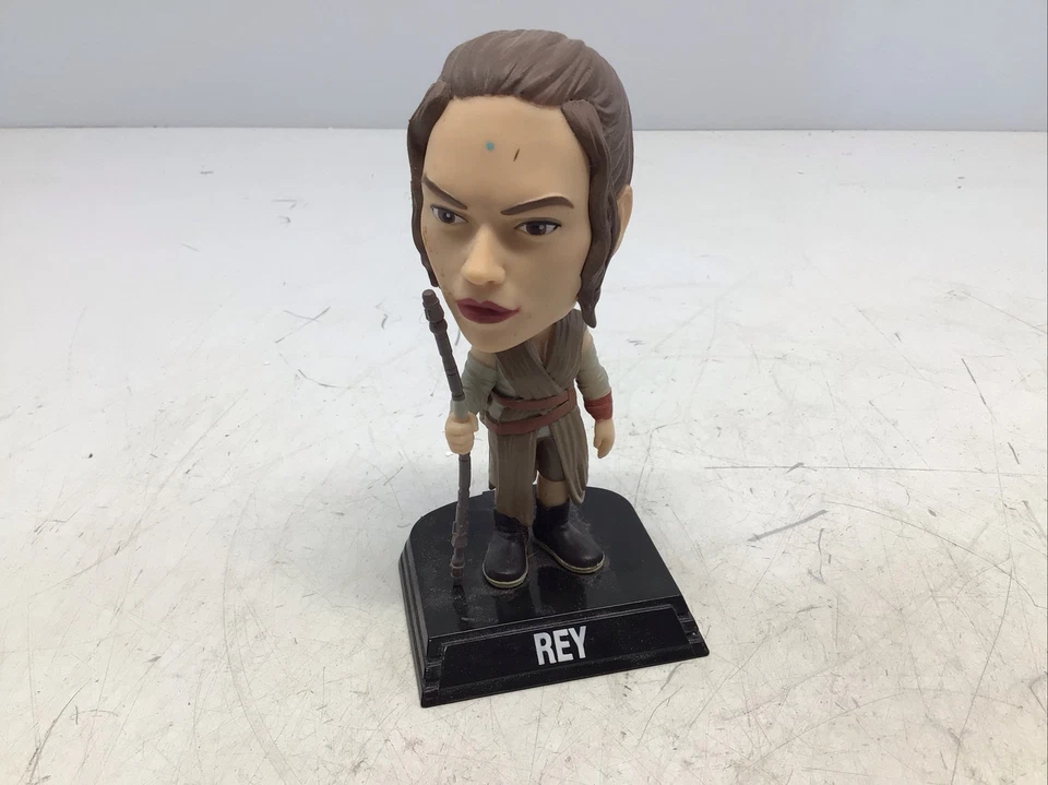 Bobblehead de vinilo REY Star Wars Force Awakens 6" de alto Foto 1 de 4