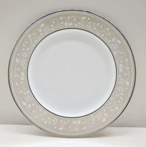 Princess House Sweet Elegance Fine Bone China Dinner Plate 1 Tan White 10 5/8” - Picture 1 of 11