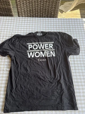 Camiseta negra de baloncesto talla X-grande Fanatics WNBA The Power of Women Foto 1 de 3
