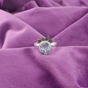 Anillo de boda redondo con topacio azul cielo piedra madre joyería plata de ley 925 - Imagen 1 de 5
