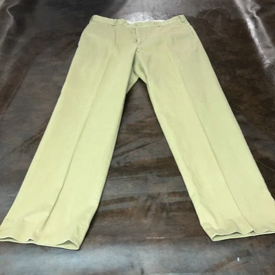 Bill’s Khakis Beige M2 Classic Fit Pleated 36x32. Great Condition. $200+ New! - Image 1 of 4