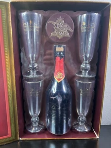 VTG BUDWEISER MILLENNIUM Limited Edition Set Bottle & Four Glasses Original Box - Picture 1 of 9