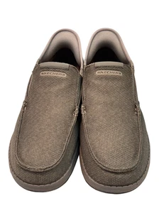 Mocassino Skechers slip-in uomo 11,5 memory foam raffreddato ad aria tortora mani libere 2023 - Foto 1 di 8