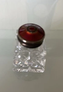 Kleines geschliffenes Glas Silber & Guilloche Emaille Salz/Pfefferstreuer - Bild 1 von 2