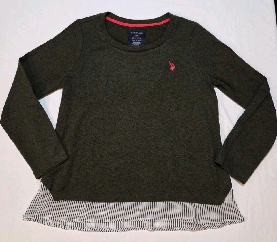 Suéter boho grande gris verde con dobladillo a rayas en capas de la Asociación de Polo de Estados Unidos para mujer Foto 1 de 4