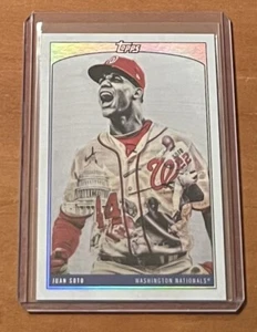 2022 TOPPS X LAUREN TAYLOR #30 JUAN SOTO SILVER RAINBOW FOIL # 19/99 - Picture 1 of 2