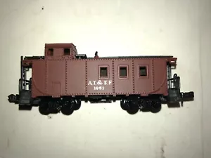 Model Power N Scale ATSF #1951 Offset Cupola Caboose W/Micro-Trains Line Trucks. - Picture 1 of 5