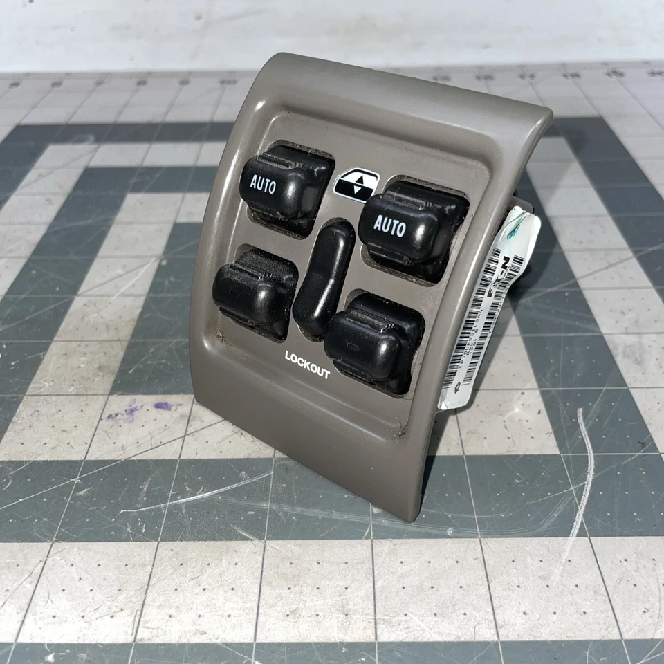 Panel de interruptores de ventana eléctrica maestro Chrysler PT Cruiser 2001 2005 MARRÓN 0UK931L8AA Foto 1 de 4