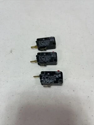 Juego de 3 interruptores NC Omron. 2x 0416H2 1x 11z5h3 para microondas SHARP usado Foto 1 de 4