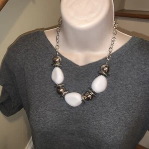 J CREW CHUNKY Light Gray Stone Silver Beaded Statement Necklace STUNNING ❤️tb133 - Picture 1 of 4
