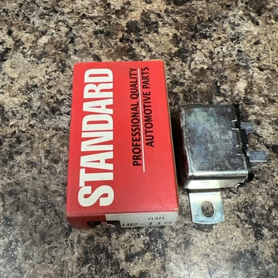 NOS Standard Motor Products  HR119 Horn Relay! Free Shipping! - Image 1 of 3