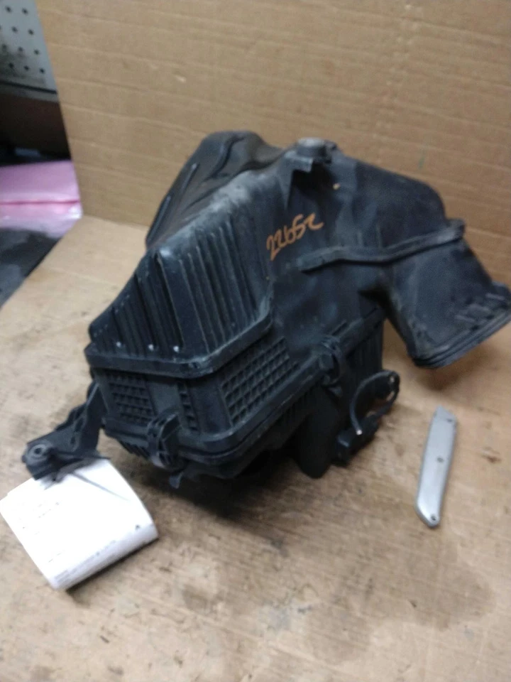 Conjunto de filtro de aire usado se adapta a: Hyundai Genesis Cpe 2015 3,8 grado B Foto 1 de 4