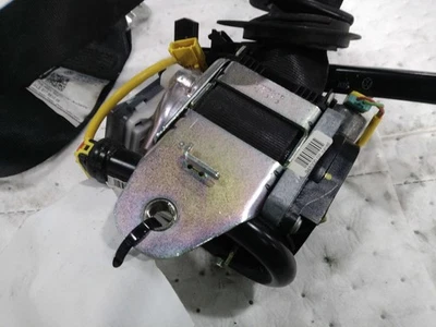 2014 Volkswagen Jetta Seat Belt OEM Silver 267K Miles - 1K4857705BDRAA Foto 1 de 4