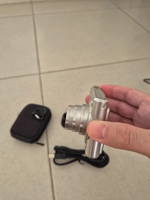 Casio EXILIM CARD EX-S600 6.0 MP Digital Camera - Sparkling silver (Kit w/... - Image 1 of 4