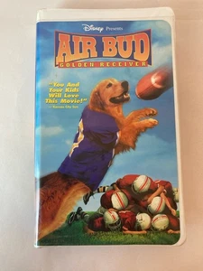 Disney Presents Air Bud Golden Receiver VHS Tape in Clam Shell Case - Imagen 1 de 7