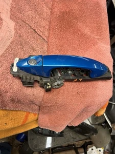 Ford Fiesta 2011-2019 azul Z9 LH conductor manija puerta delantera OEM 12 13 14 15 16 17 - Imagen 1 de 3