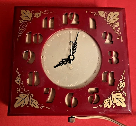 Vintage Telechron Wall/Kitchen Clock (~6.75" x ~6.25" x ~2") Cover