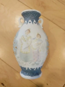 Lladro 5259 "Urn - Decorated" miniature vase/urn MATTE - GREAT, RV$270 - Picture 1 of 12