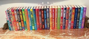 Janet Evanovich SIGNED First Editions RARE Complete Series 30 Volumes - Picture 1 of 14