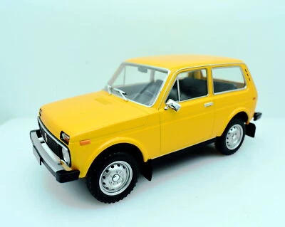 Modellino auto scala 1:24 jeep Lada Niva diecast modellismo statico collezione - Immagine 1 di 4