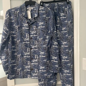 NEW! TOMMY BAHAMA ~ Size Small ~ 2 pc Men's Pajama Set ~ Blue Tropical ~ L/S - Picture 1 of 7