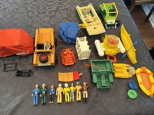 Enorme DE COLECCIÓN AÑOS 70 FISHER PRICE AVENTURA personas, vehículos camping navegación + extra - Imagen 1 de 16