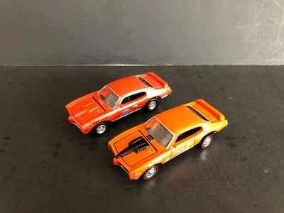 1/64 Johnny Lightning Pontiac 1969 GTO JUD литые автомобили лот из 2 отдельных - Изображение 1 из 4