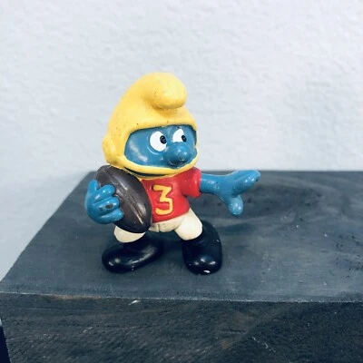 Smurf Figure Football Player Figurine Peyo Schleich  Smurfs 1980 Plastic VTG - Image 1 of 4